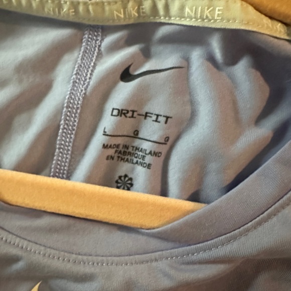 Nike Women's Lilac Crop Top - Picture 3 of 3